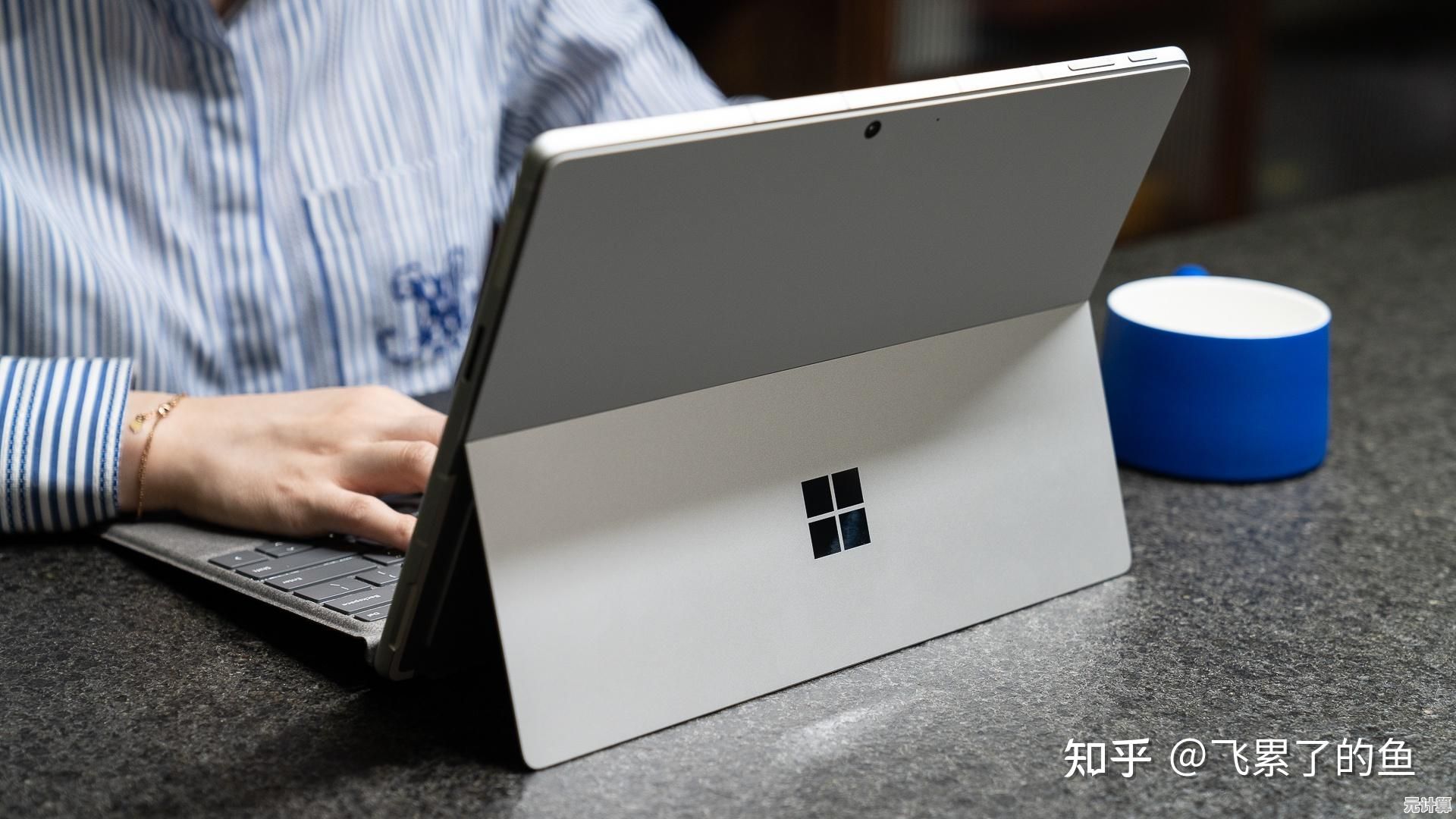 极致便携体验，Surface电脑助你随时随地畅享高效数字生活