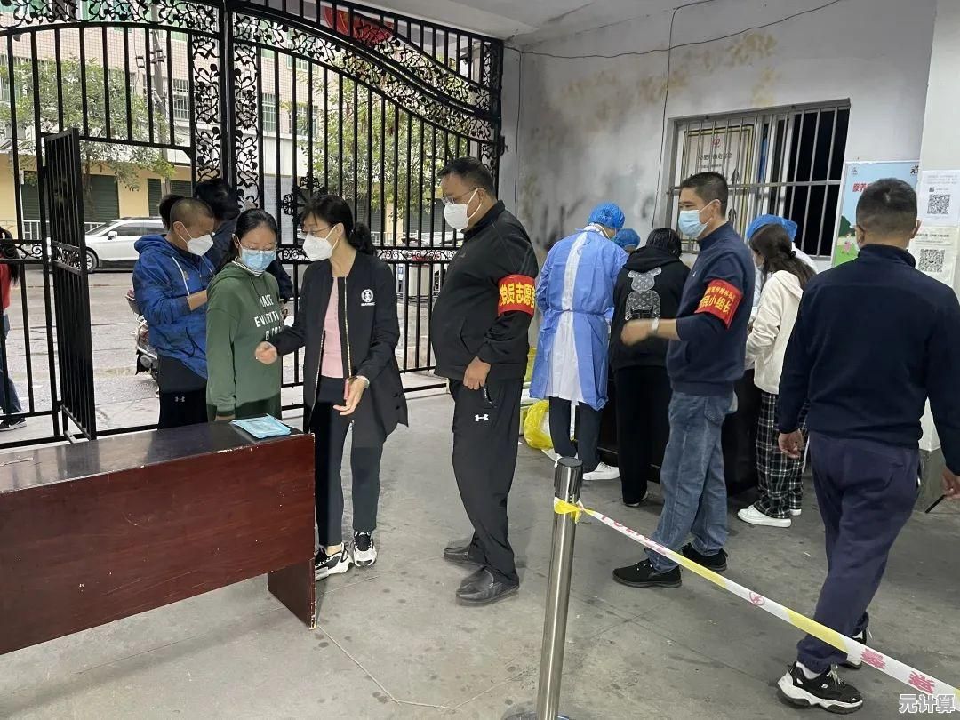 闪耀暖暖2025向光而行新时装发布，致敬抗疫天使的温暖与勇气