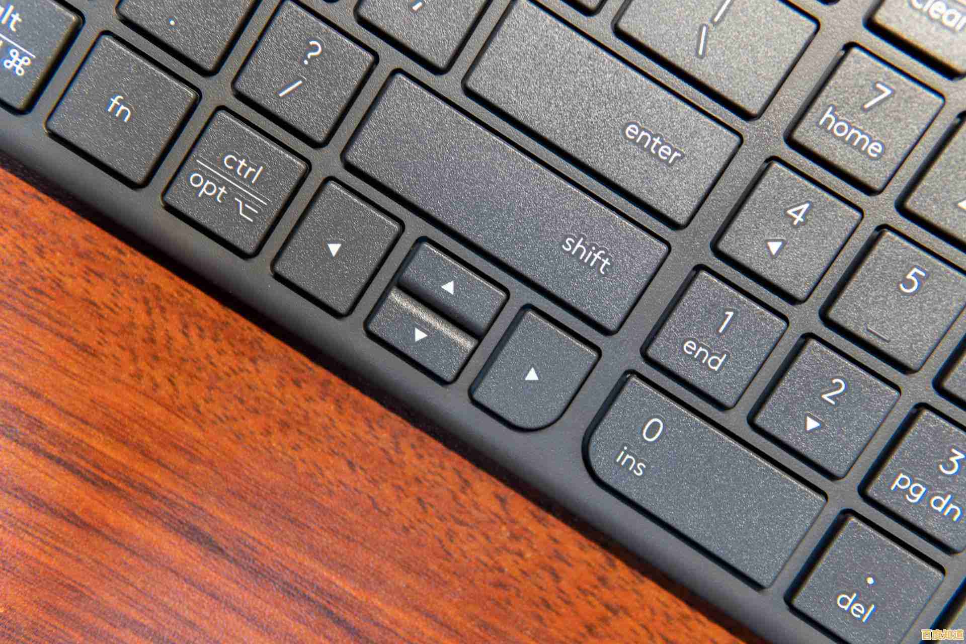 便携蓝牙键盘助力高效办公,智能连接让工作更轻松自如 便携蓝牙键盘助力高效办公,智能连接让工作更轻松自如